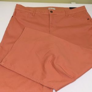 20W wide-leg crop pants in peach